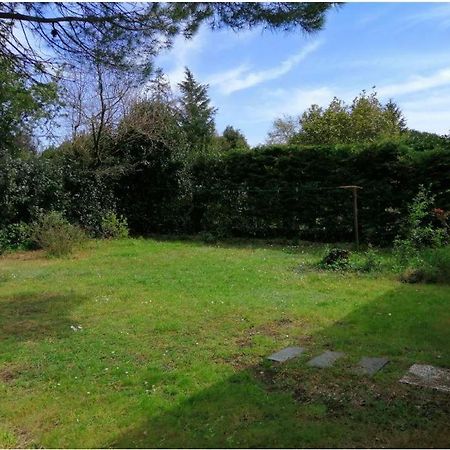 Emplacement De Toile De Tente Dans Jardin Hotel Cugand Bagian luar foto